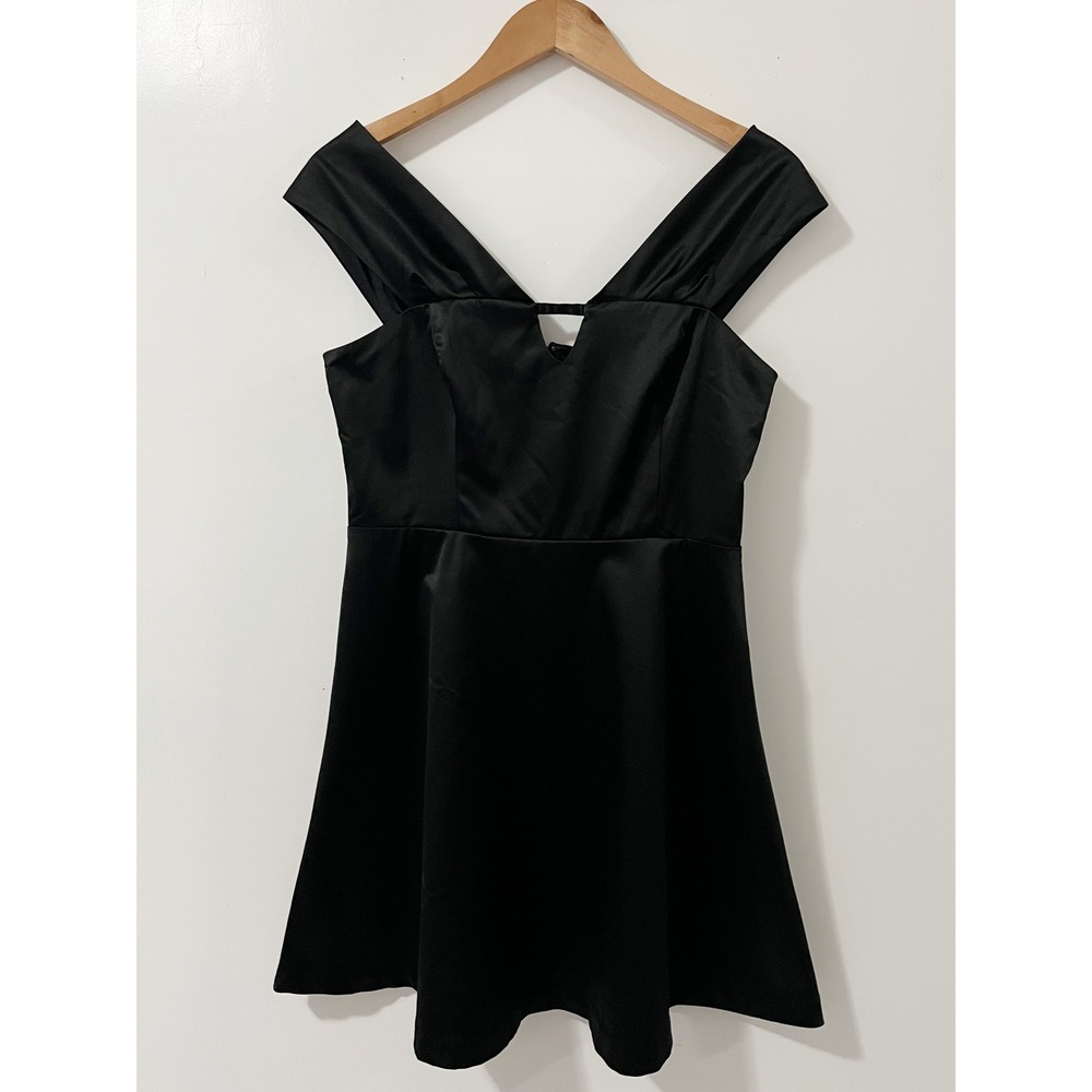 Paris Sunday Women's Black Mini Dress Cross Strap Sleeveless Party